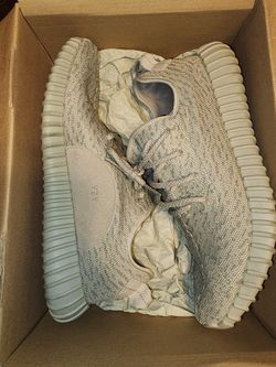 Yeezy "Moonrock"