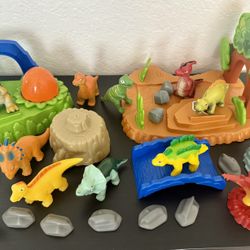 Dinosaurs Set