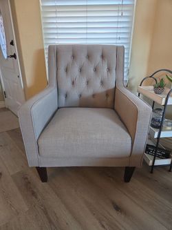 Tufted Wingback Accent Chair