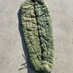 Vintage Survival Military Army Sleeping Bag Perfect For Camping Outdoors