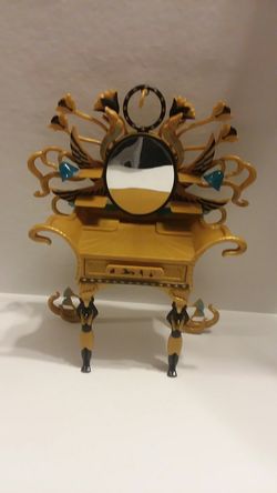 Madussas looking glass toy