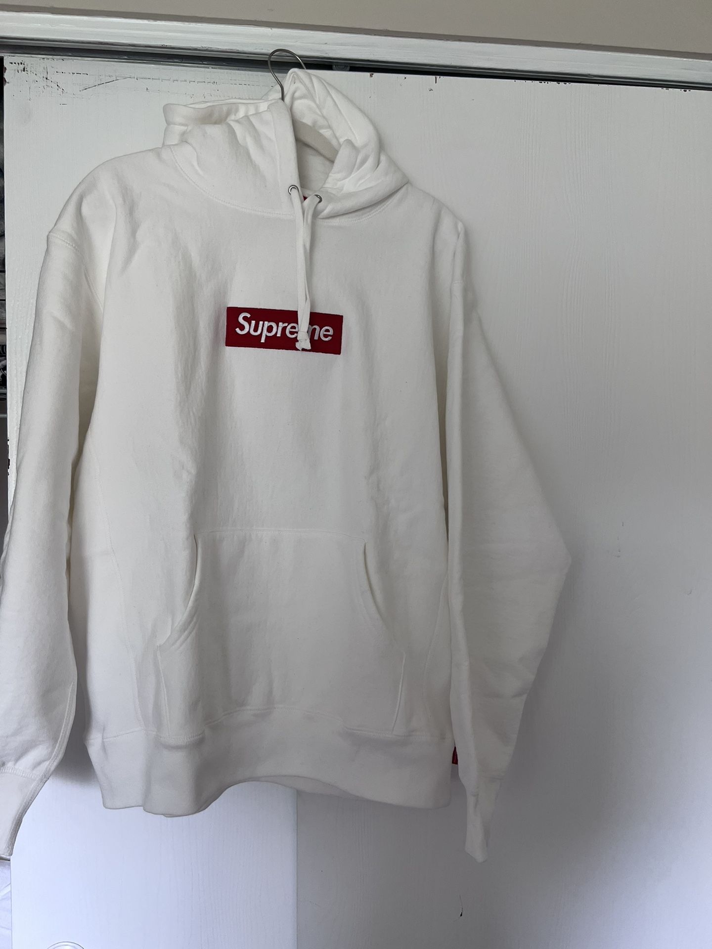 NEW SUPREME BOX LOGO HOODIE SIZE LARGE 2021