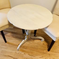 PENNSYLVANIA HOUSE ROUND BISTRO TABLE AND CHAIR SET