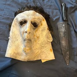 Micheal Myers Mask with Knife 