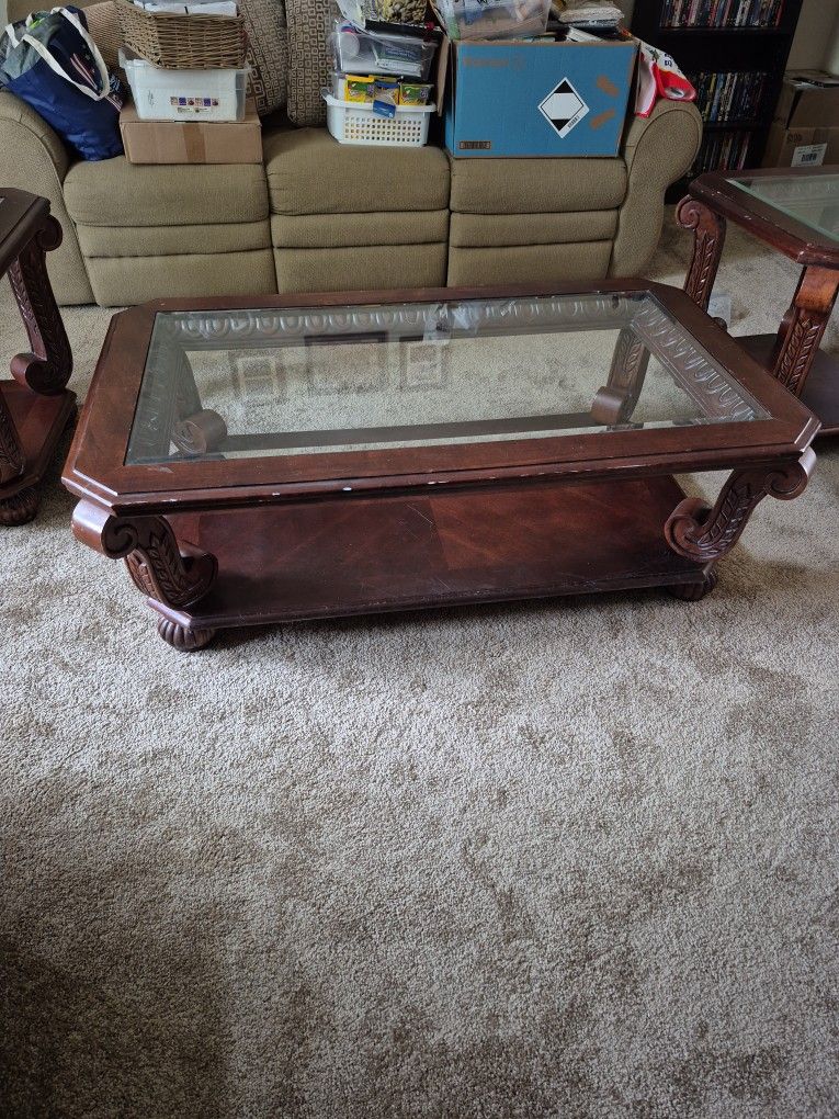 Coffee Table w/matching End Tables