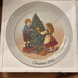 Vintage Avon Christmas Plate