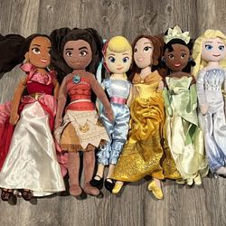 Lot of 6 Disney Plush Dolls. Elena, Moana, Bo peep, Belle, Tiana, and Elsa.