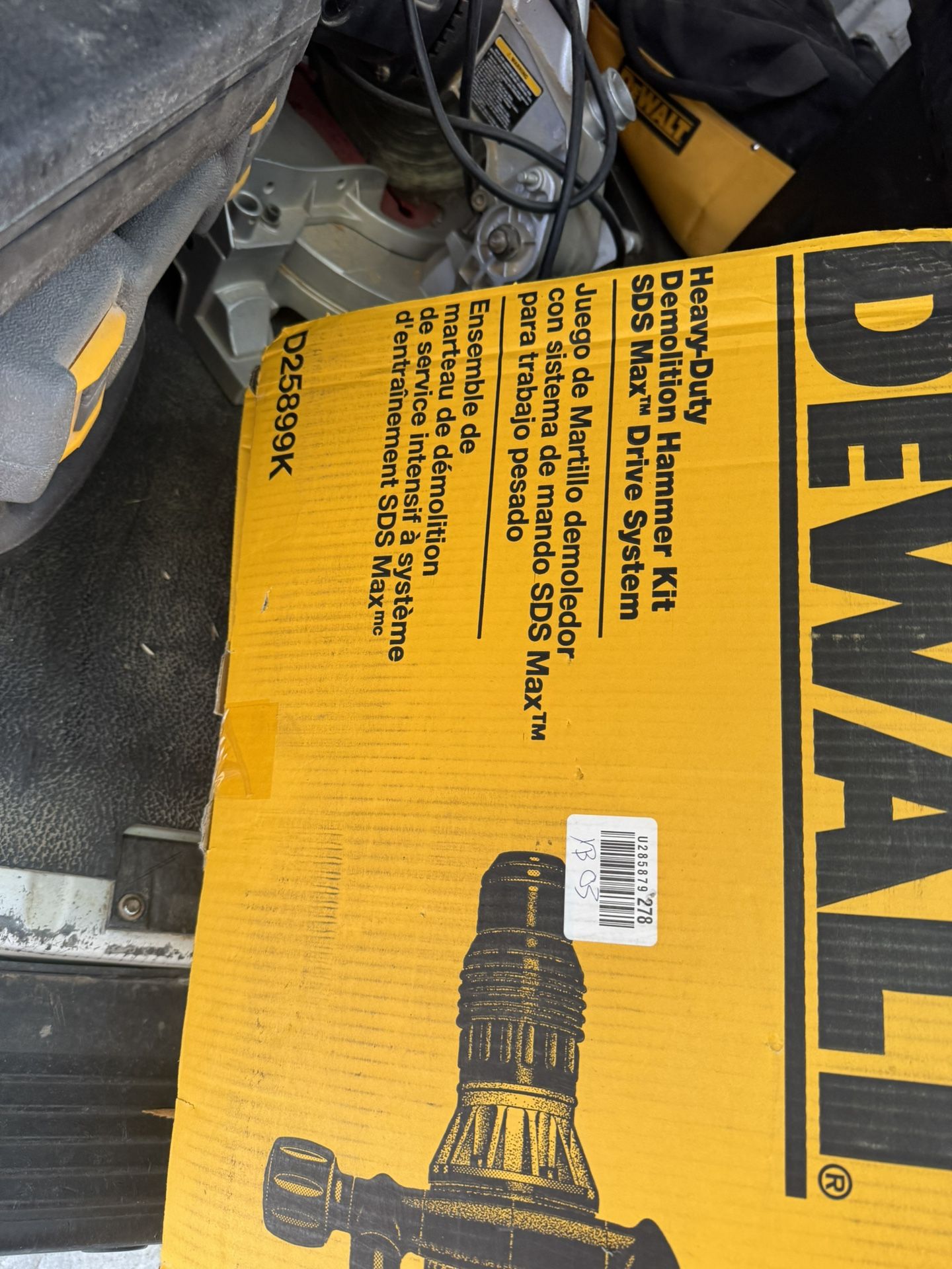 Dewalt Max Demolition Hammer Kit 2040 BPM