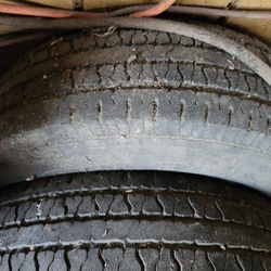 Tires, 4, ))  225 /75 /16.