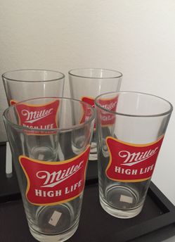 Set of 4 glassware