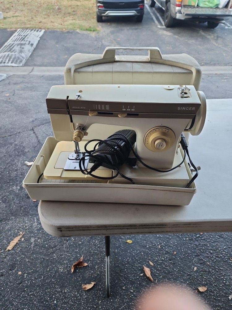 Singer Merritt 1872 Sewing Machine
