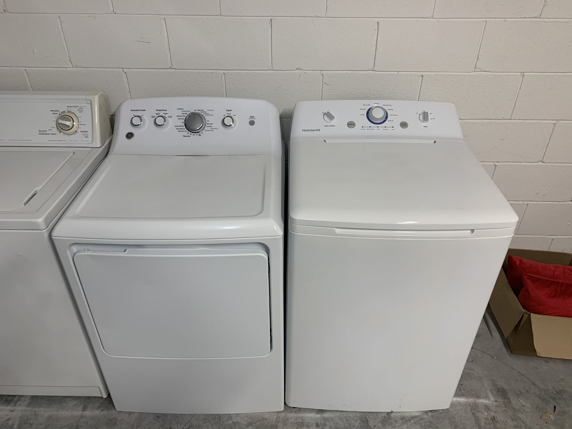 Frigidaire Super Capacity Heavy Duty Washer & GE Electric Dryer Set
