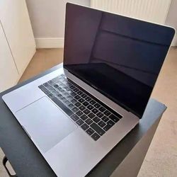 Apple MacBook Laptop