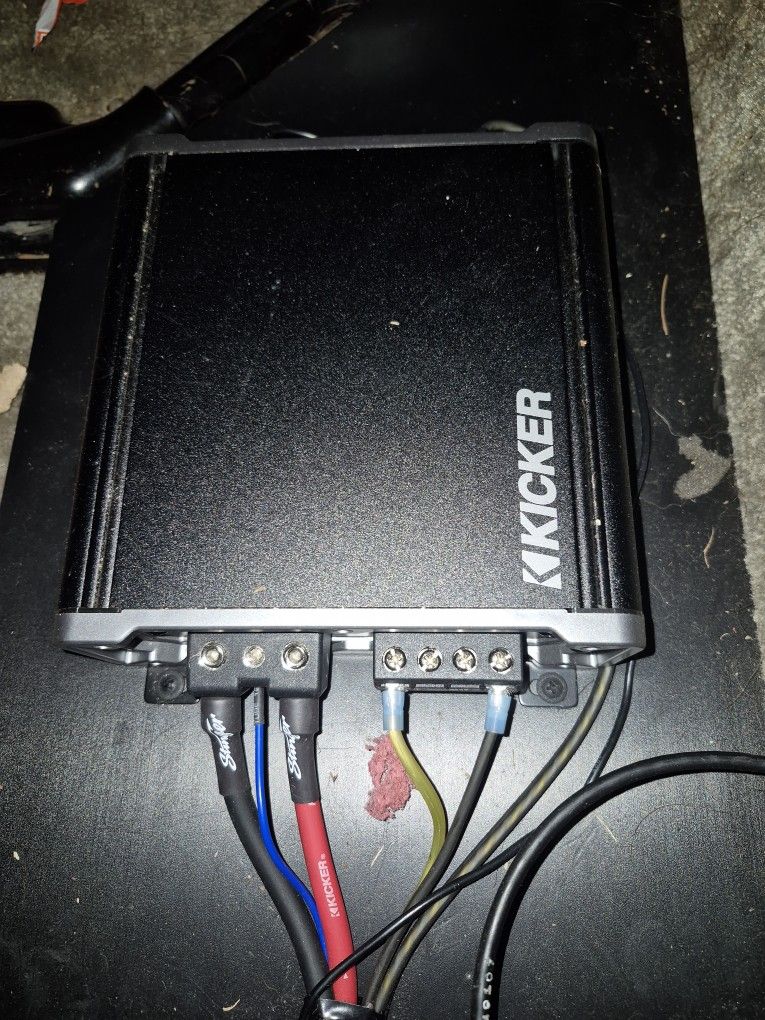 Kicker 1600 W Amp