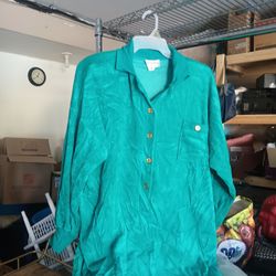 Nice 2 Piece Set. Green