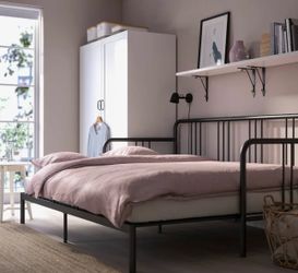 Daybed w/ Mattresses