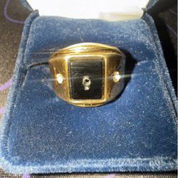 Metal / Diamond Black Onyx Ring.
