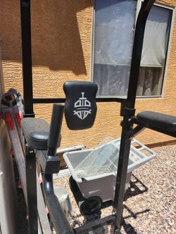 Workout chin up bar and rowing machine