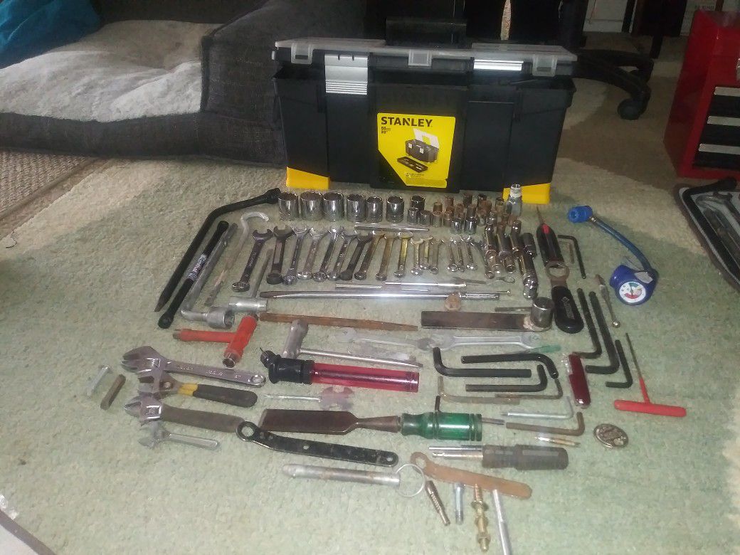 STANLEY TOOL BOX AND TOOLS