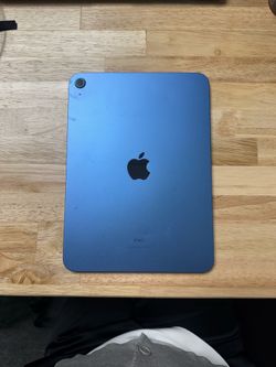 10th Gen iPad with magic pen (with case)