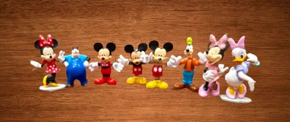 DISNEY MICKEY AND FRIENDS MINI PVC FIGURES. LOT OF 8 toys