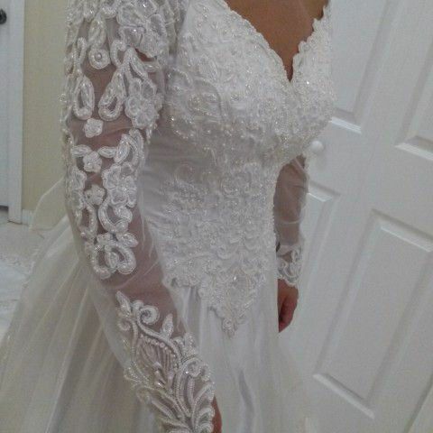 New Morilee Wedding Dress, Size 12-14 In White