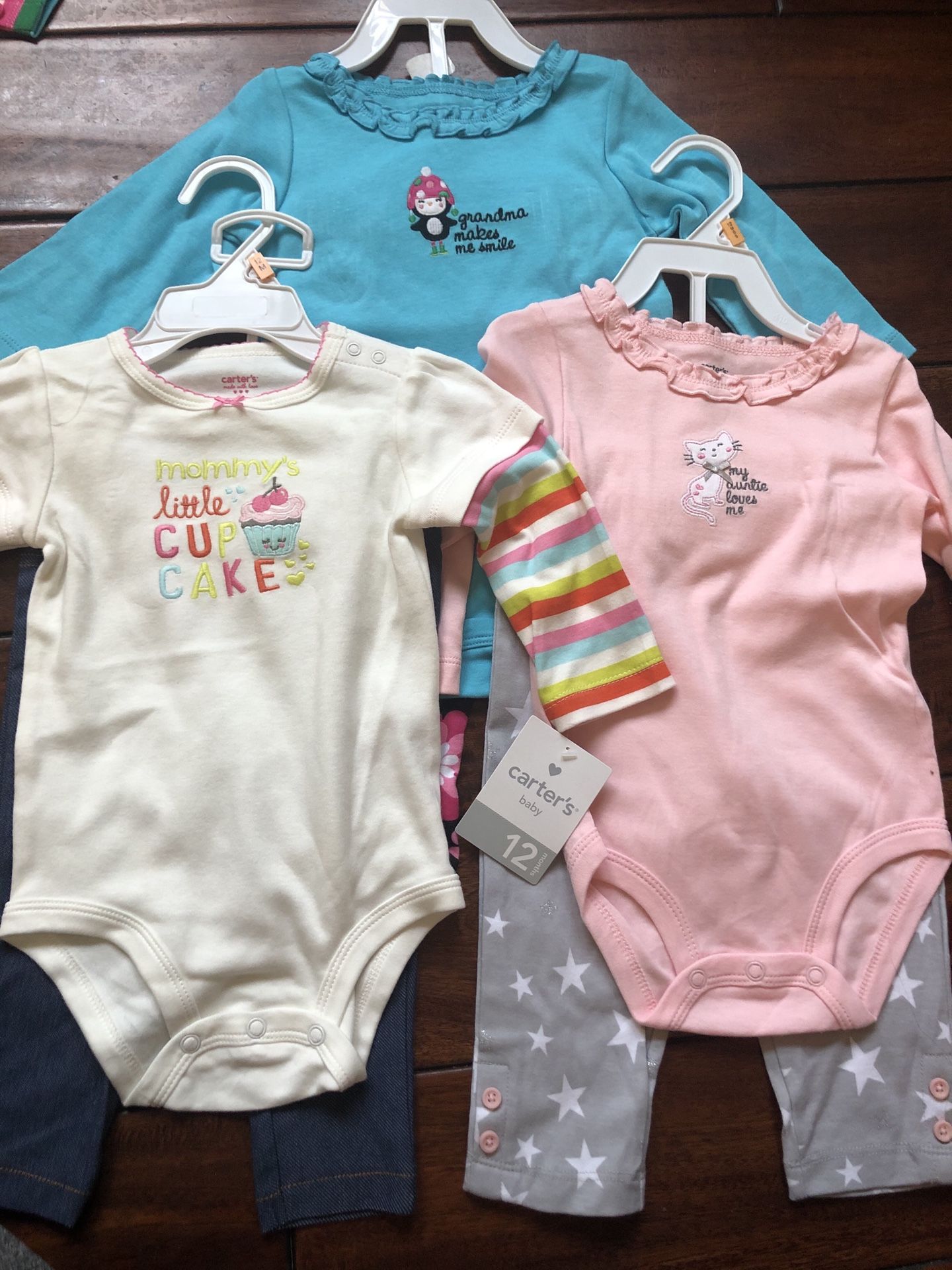 NEW Carter’s 12 mo Outfits