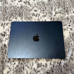 MacBook M2 2022