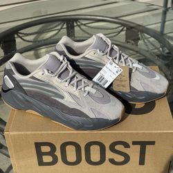 Adidas Yeezy Boost 700 V2