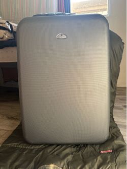 Luggage set
