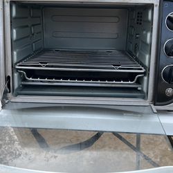 Black And Decker Toaster Oven for Sale in Redding, CA - OfferUp