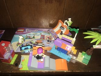 LEGO Friends 41099 Heartlake Skate Park