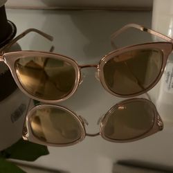 Michael Kors Sunglasses.. Espejuelos 