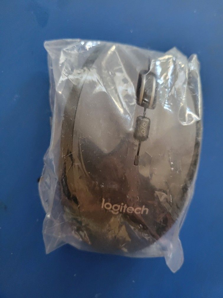 Brand New Sealed Logitech M705 Wireless Mouse 3 Years Battery