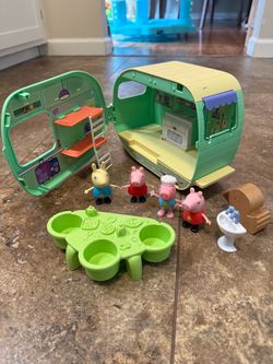 Peppa Pig Camper + 4 Figures & Accessories