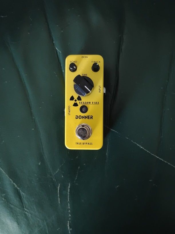 Donner Yellow Fall DC9V 300 Series True Bypass Pedal