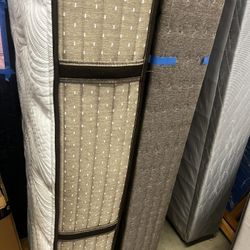 Tommy Bahama Queen Mattress W/boxspring 