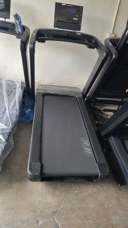 NordicTrack Commercial LE Treadmill- 750$