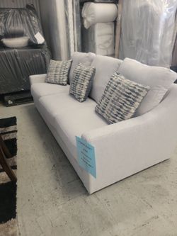 Sofa NEW , FLOOR SAMPLE