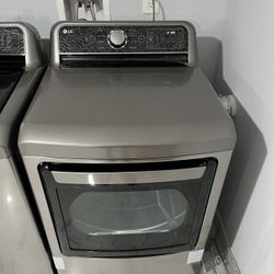 LG WASHER N DRYER 2024 SET