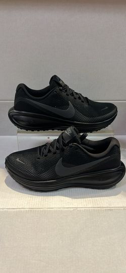 NIKE WOMANS REVOLUTION 8 “TRIPLE BLACK”