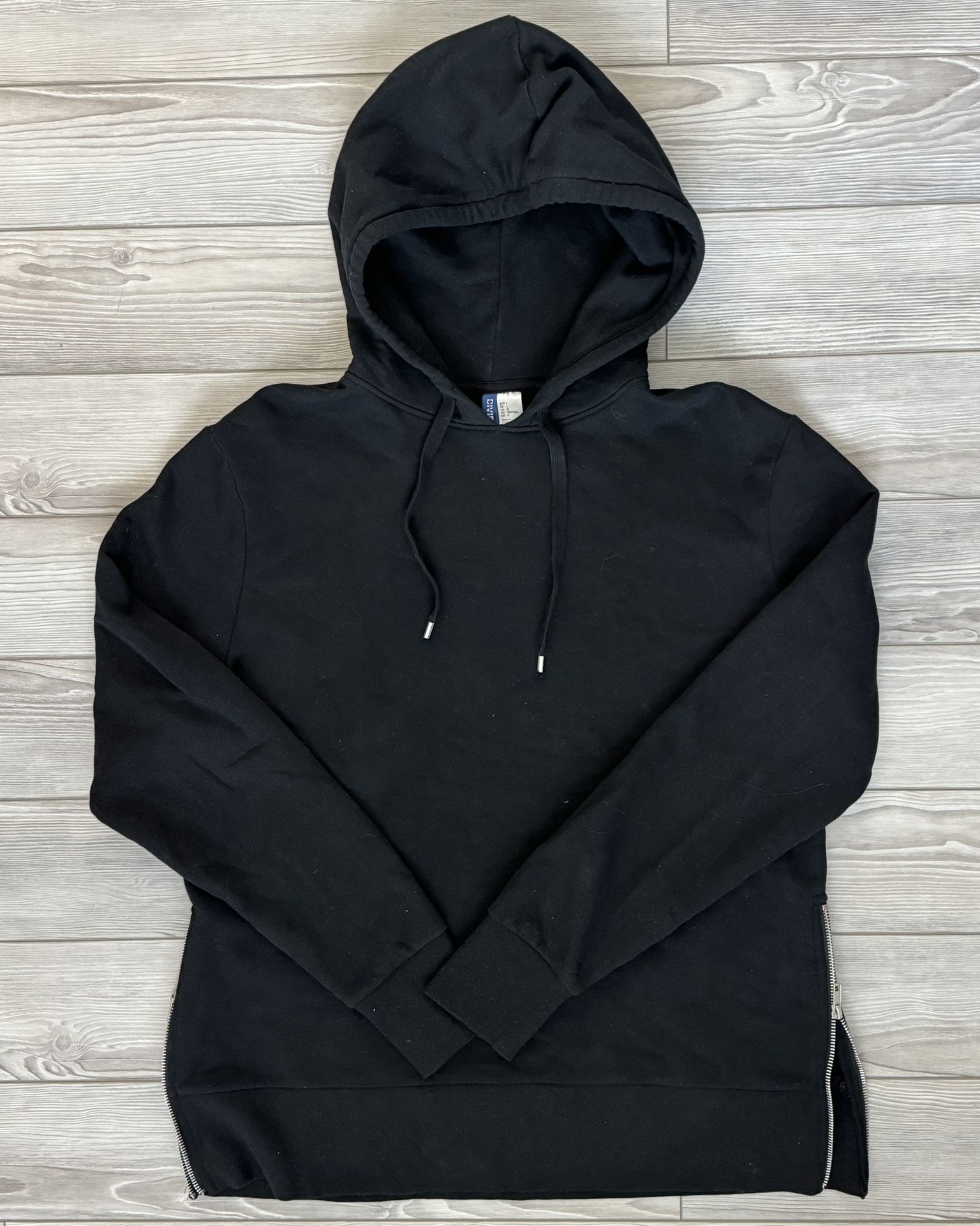 LARGE BLACK HOODIE WITH SIDE ZIPPERS