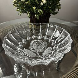 Vintage Etched/Frosted Clear Glass Rose Motif Scalloped Footed 8" Decorative Bowl.