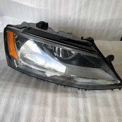 2011-2018 Volkswagen Jetta Rights Headlight OEM 