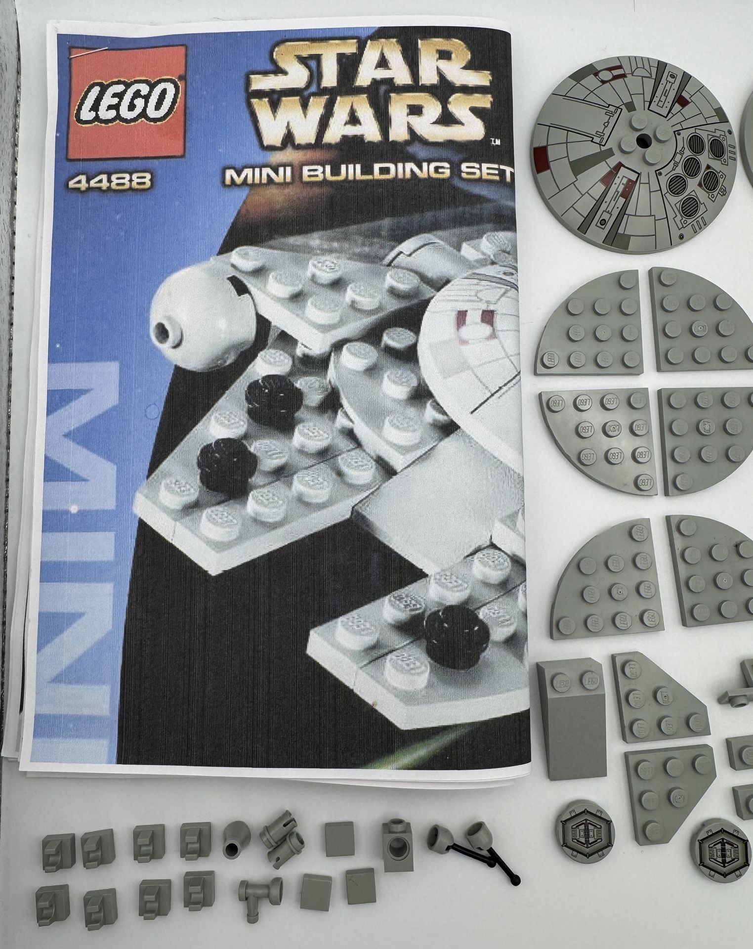 LEGO Star Wars Millennium Falcon Mini build ship 4488 set 100% complete
