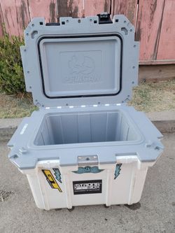 30 qt pelican cooler