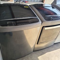 LG MEGA CAPACITY 5.8cu FT Top Load Washer And Gas Dryer Set 
