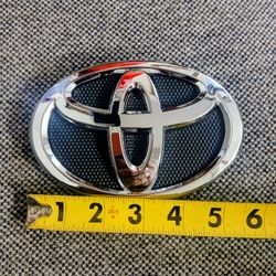 Toyota Radiator Grill Emblem New