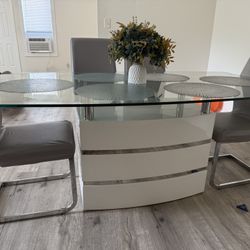 Tria White Rectangle Dining Table & 6 Tria White Side Chair