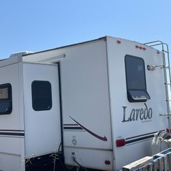 Travel Trailer 2006 Keystone Laredo. Everything Works.